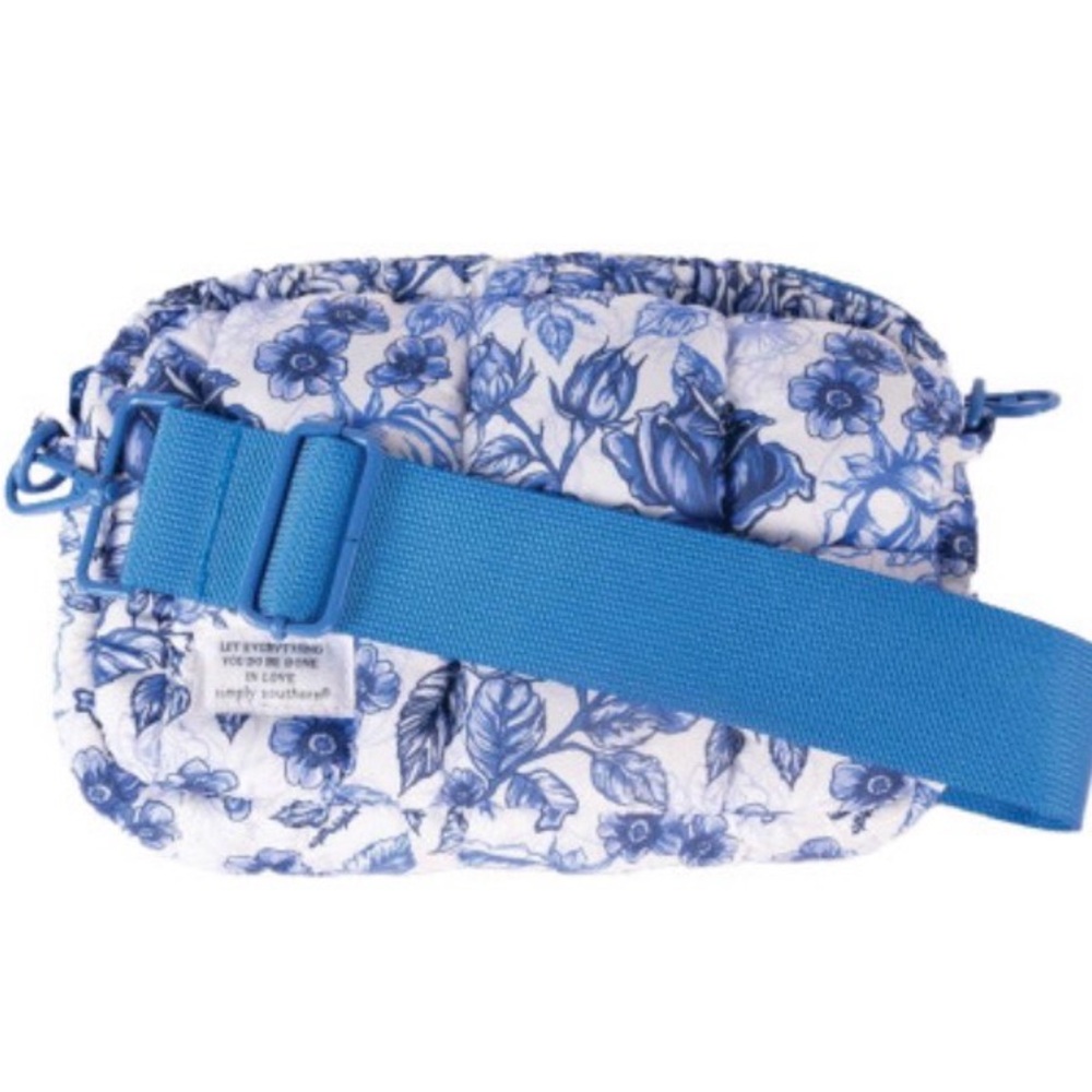 Simply Southern Marshmallow Quilted Blue Rose Belt Bag